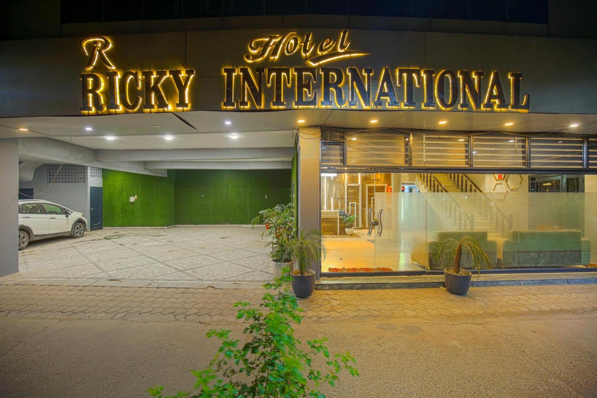 Hotel Ricky By Sahibs Group Amritsar Exterior foto
